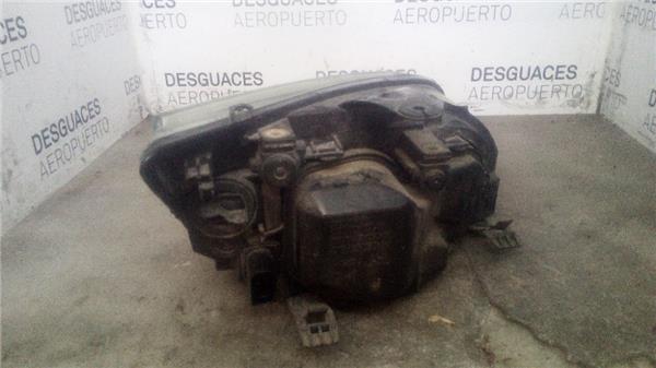 faro-del-izdo-ford-focus-ii-da_-1-6-ti-2.jpeg