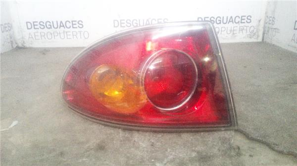 piloto-trasero-izdo-exterior-seat-cordoba-berlina-6l209-2002-1-4-16v.jpeg