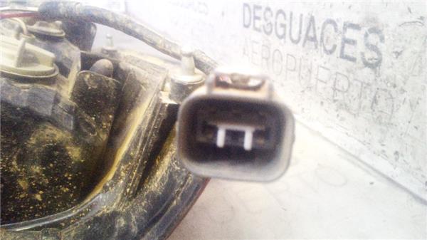 piloto-trasero-izdo-exterior-toyota-hilux-kun2005-3-0-cabina-doble-vx-4x4-30-ltr-126-kw-turbodiesel-2.jpeg