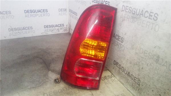 piloto-trasero-izdo-exterior-toyota-hilux-kun2005-3-0-cabina-doble-vx-4x4-30-ltr-126-kw-turbodiesel.jpeg