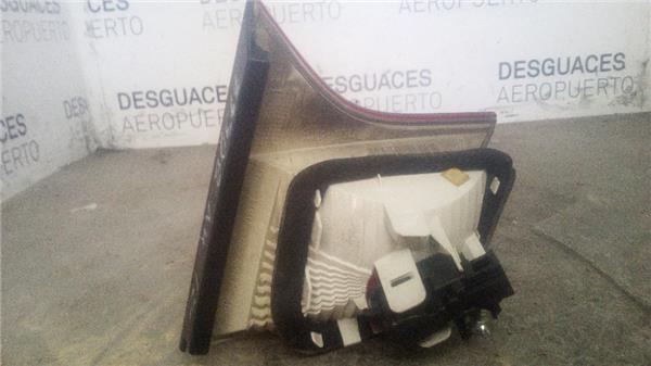 piloto-trasero-izdo-interior-audi-a4-berlina-8e2004-2-0-tdi-16v-103kw-20-ltr-103-kw-tdi-2.jpeg