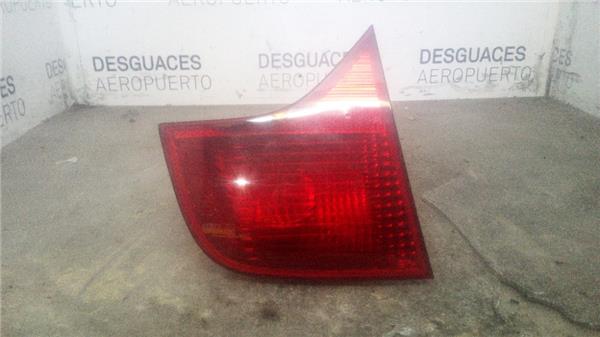 piloto-trasero-izdo-interior-audi-a4-berlina-8e2004-2-0-tdi-16v-103kw-20-ltr-103-kw-tdi.jpeg